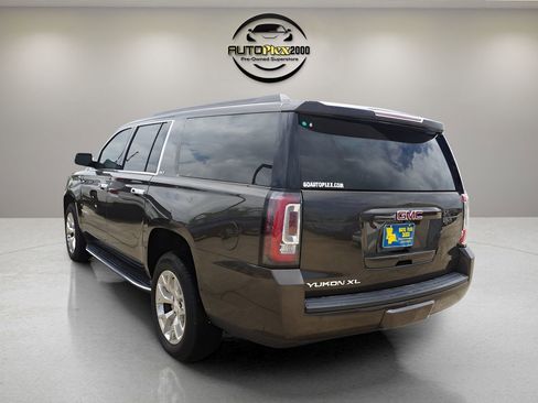Used 2019 GMC Yukon XL SLT image 4