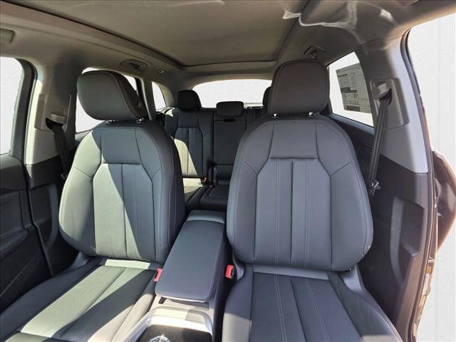 New 2025 Audi Q5 Premium w/ Convenience Package AWD/4WD image 14