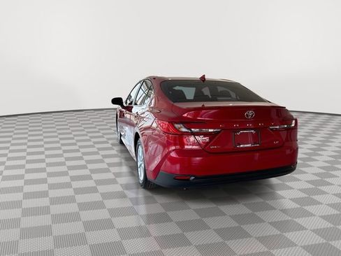 Used 2025 Toyota Camry LE w/ Convenience Package image 9