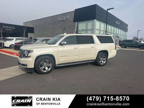 Used 2015 Chevrolet Suburban LTZ image 9
