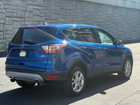 Used 2017 Ford Escape SE w/ SE Cold Weather Package AWD/4WD image 7