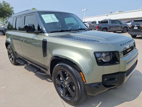 Used 2024 Land Rover Defender 110 X-Dynamic SE AWD/4WD image 8