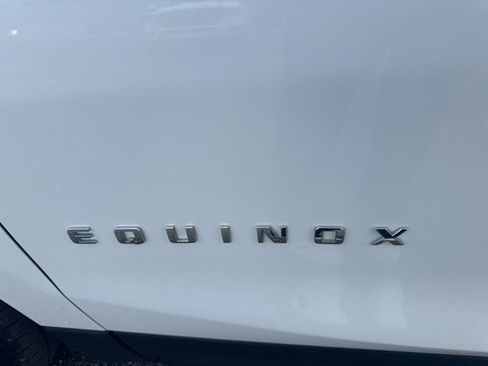 Used 2019 Chevrolet Equinox LT w/ Driver Convenience Package image 9