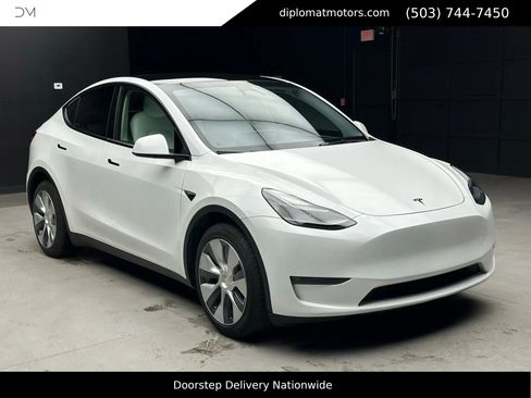 Used 2023 Tesla Model Y Long Range image 8