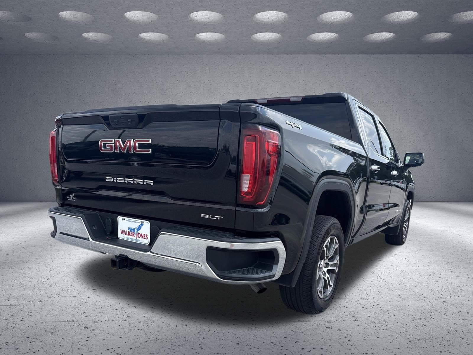 Used 2025 GMC Sierra 1500 SLT AWD/4WD image 5