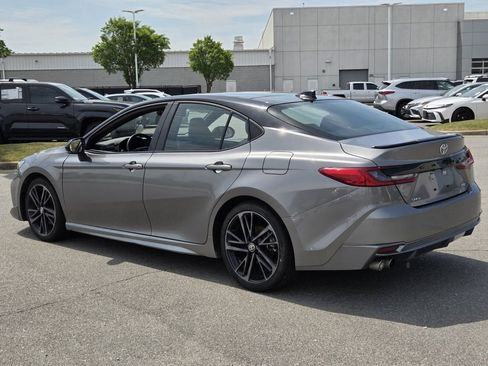 Used 2025 Toyota Camry XSE FWD image 3