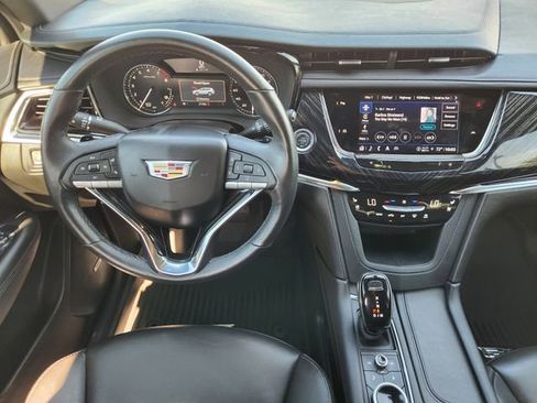 Used 2025 Cadillac XT6 Premium Luxury FWD image 27
