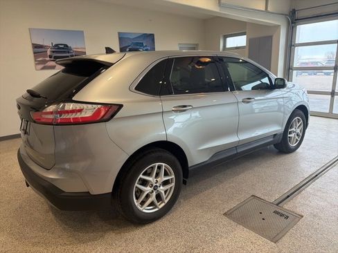 Used 2022 Ford Edge SEL w/ Convenience Package image 5