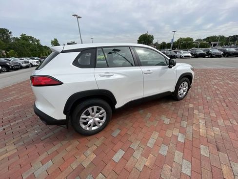 Used 2023 Toyota Corolla Cross L FWD image 13