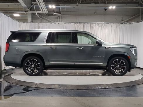 Used 2023 GMC Yukon XL Denali image 18