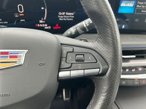 Used 2024 Cadillac XT4 Sport image 18