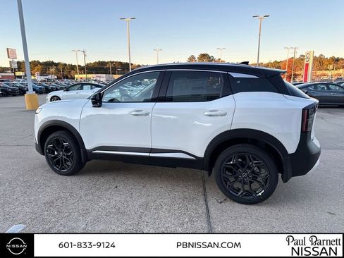 New 2026 Nissan Kicks SR image 12