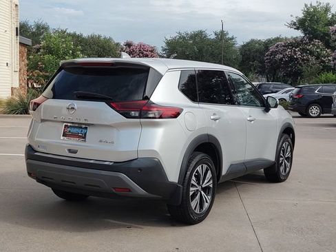 Used 2021 Nissan Rogue SV AWD/4WD image 3
