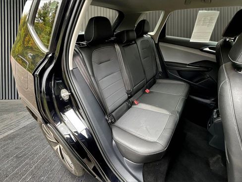 Used 2024 Volkswagen Taos SE image 27