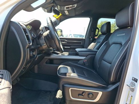 Used 2022 RAM 1500 Laramie AWD/4WD image 13