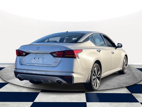 Used 2019 Nissan Altima 2.5 SV image 4