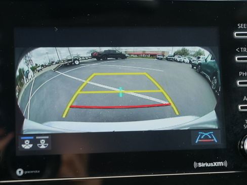 Used 2021 Toyota Camry LE FWD image 27