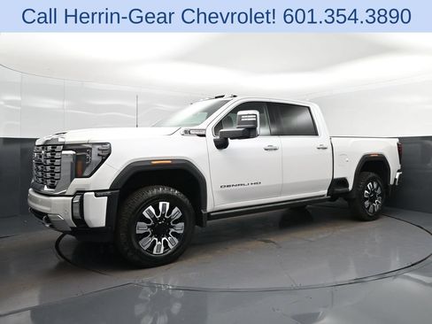Used 2024 GMC Sierra 2500 Denali w/ Denali Reserve Package AWD/4WD image 3