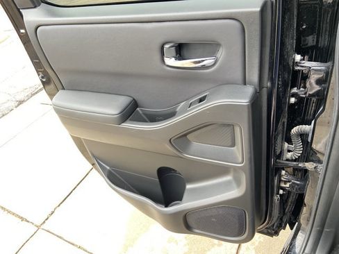 Used 2024 Nissan Frontier SV image 51