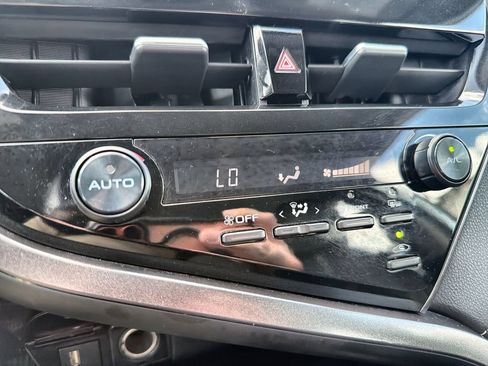 Used 2024 Toyota Camry SE FWD image 16
