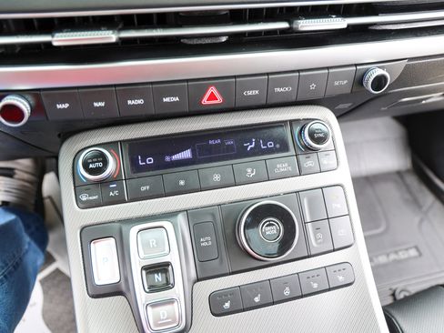 Used 2025 Hyundai Palisade SEL FWD image 27