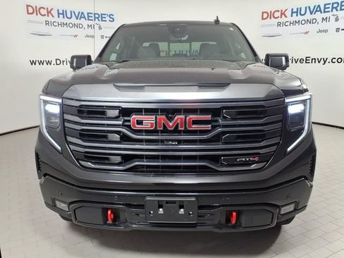 Used 2024 GMC Sierra 1500 AT4 w/ Technology Package AWD/4WD image 2