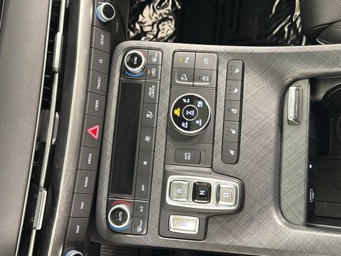 Used 2024 Hyundai Palisade Limited image 32