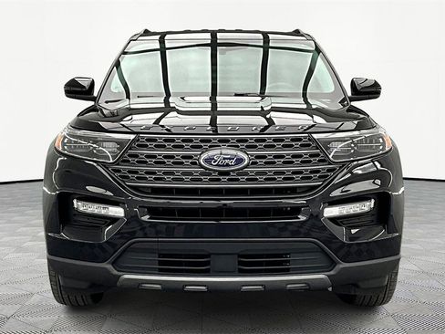 Used 2023 Ford Explorer XLT w/ Equipment Group 202A image 3