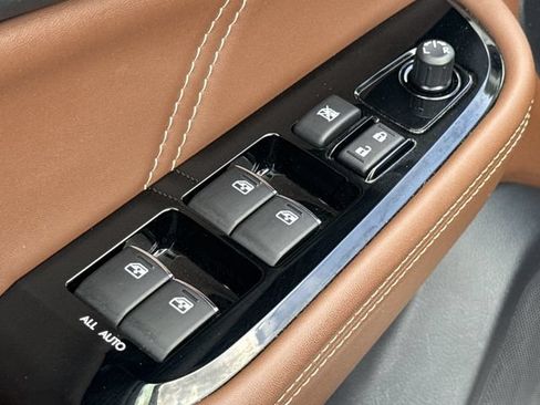Used 2018 Subaru Outback 2.5i Touring AWD/4WD image 26