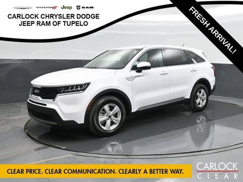 Used 2023 Kia Sorento LX image 8