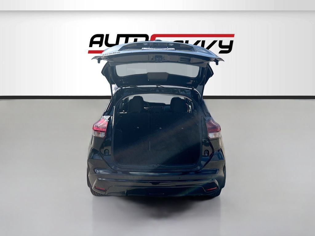 Used 2022 Nissan Kicks S FWD image 23
