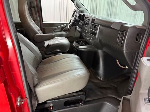 Used 2019 Chevrolet Express 2500 LS w/ Driver Convenience Package image 7