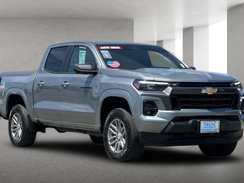 Used 2024 Chevrolet Colorado LT w/ LT Convenience Package III AWD/4WD image 2