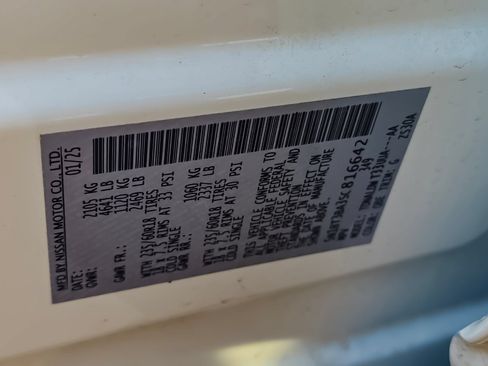 Used 2025 Nissan Rogue SV FWD image 24