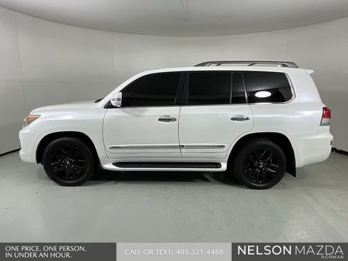 Used 2013 Lexus LX 570 4WD w/ Luxury Pkg image 5