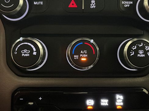Used 2019 RAM 2500 Big Horn AWD/4WD image 18