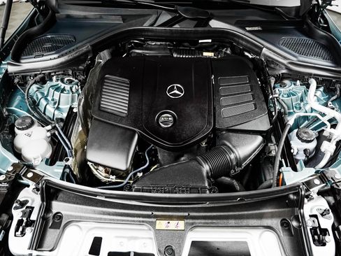 Certified 2025 Mercedes-Benz GLC 300 4MATIC image 3