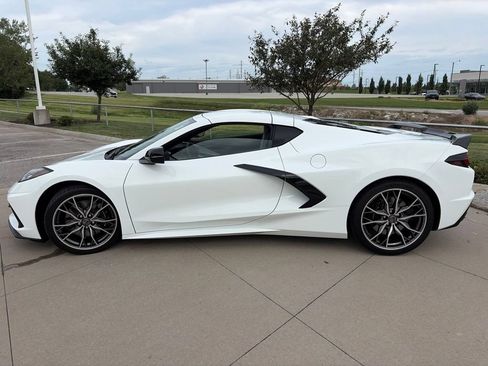 Used 2023 Chevrolet Corvette Stingray Preferred Cpe w/ Z51 Performance Package RWD image 5