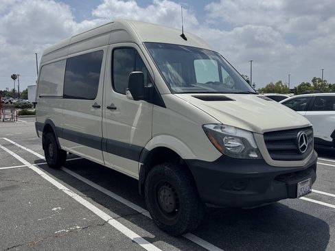 Used 2017 Mercedes-Benz Sprinter 2500 image 2