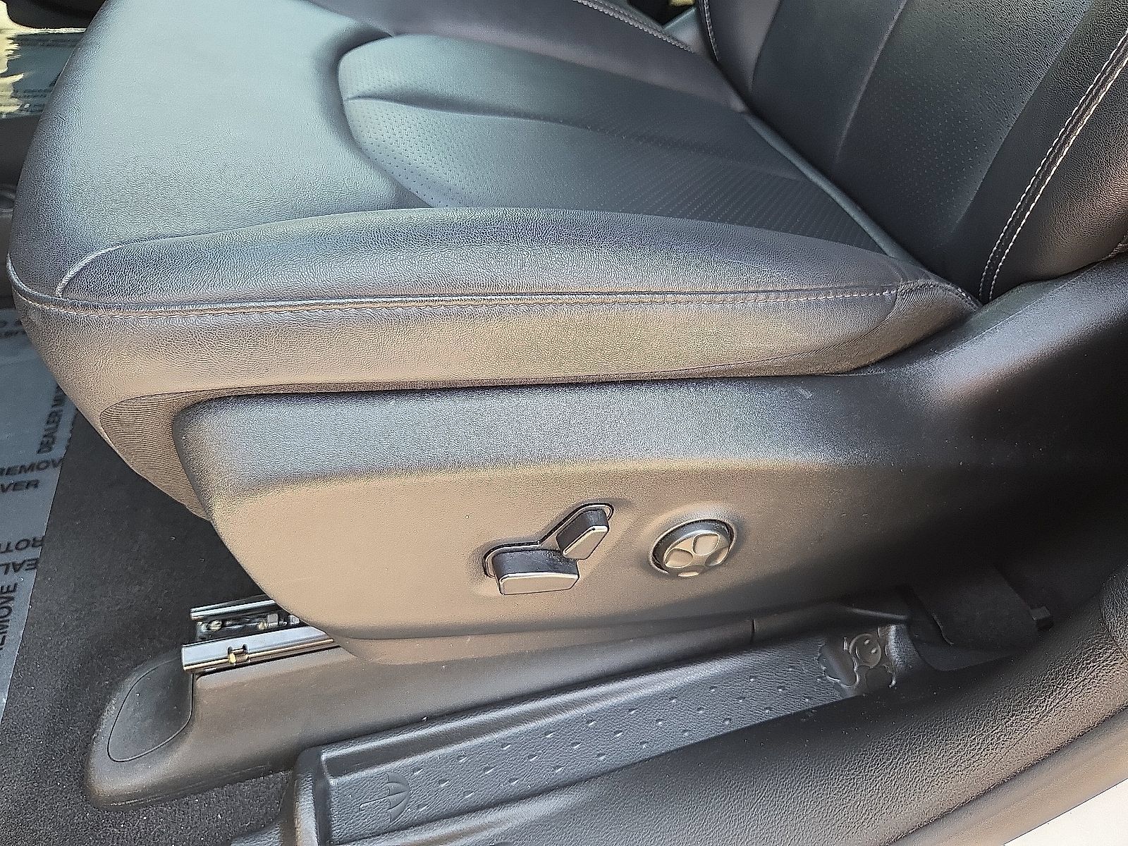 Used 2025 Chrysler Pacifica Select FWD image 15