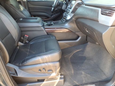 Used 2019 GMC Yukon XL SLT w/ Graphite Performance Edition image 10