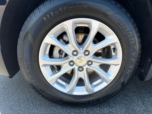 Used 2021 Chevrolet Equinox LT image 9