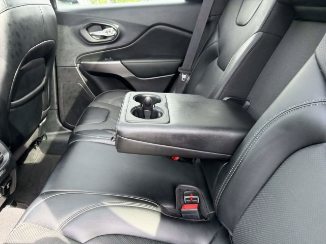 Used 2022 Jeep Cherokee Limited AWD/4WD image 14