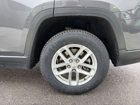 Used 2024 Jeep Grand Cherokee L Laredo w/ Trailer Tow Package image 4