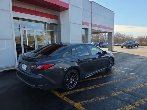 Used 2025 Toyota Camry XSE image 3