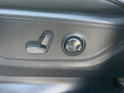 Used 2022 RAM 1500 Big Horn AWD/4WD image 22