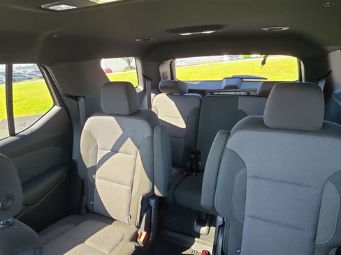 Used 2023 Chevrolet Traverse LT image 23