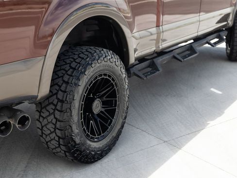 Used 2017 Ford F350 King Ranch w/ King Ranch Ultimate Package AWD/4WD image 13