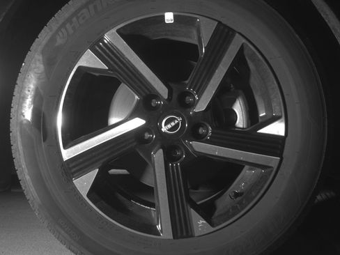 Used 2025 Nissan Sentra SV FWD image 13