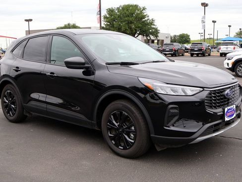 Used 2025 Ford Escape Active FWD image 9